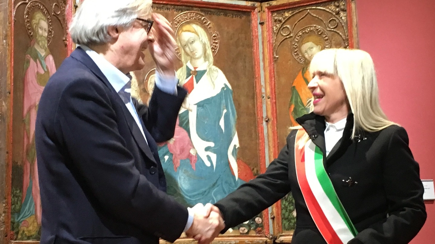 Vittorio Sgarbi con il sindaco Rosa Piermattei