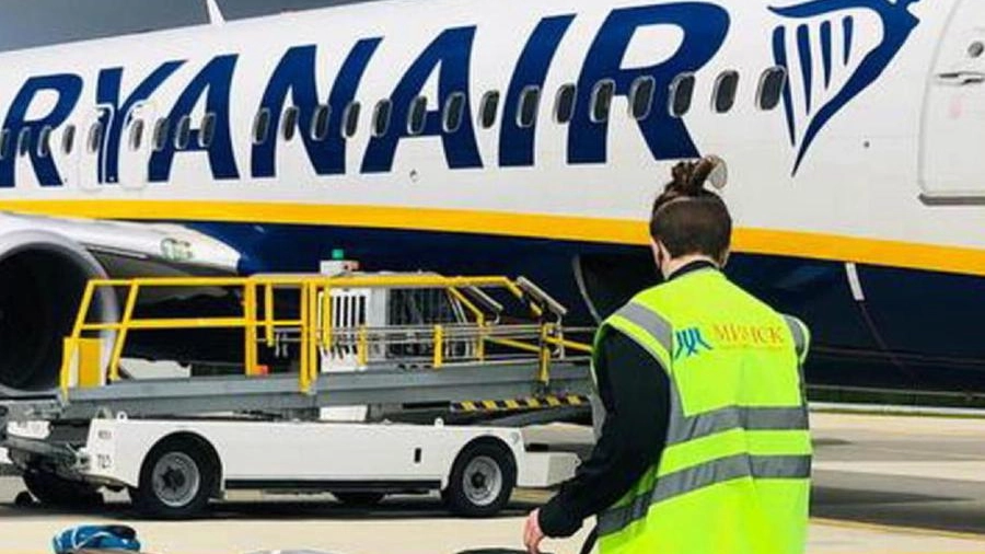 Ryanair al Ridolfi di Forlì: torna la compagnia low cost