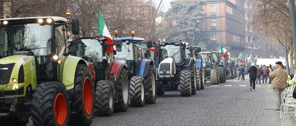 Protesta dei trattori a Rovigo: la ‘marcia’ a difesa dell’agricoltura