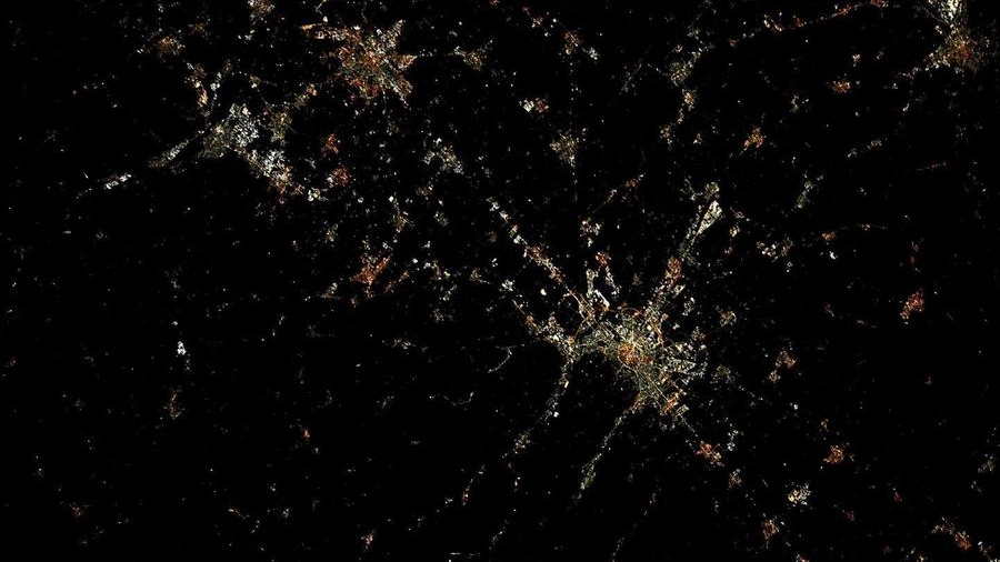 La foto scattata dallo spazio di Modena e Bologna