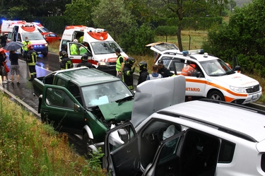 Incidente, frontale tra due auto a Bolzano Vicentino: muore 67enne