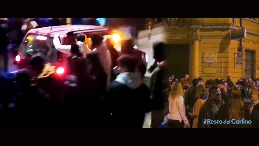 Scene di movida a Bologna, frame dei video postati sui social
