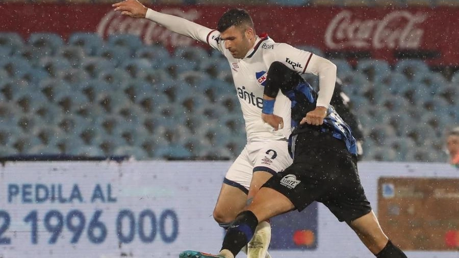 Joaquin Sosa, nazionale Under 20 uruguayano di passaporto italiano, contro il Liverpool