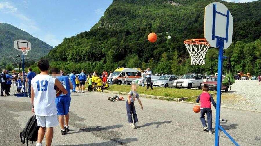 L’intenzione è far giocare a pallacanestro all’aperto i ragazzi non ancora vaccinati