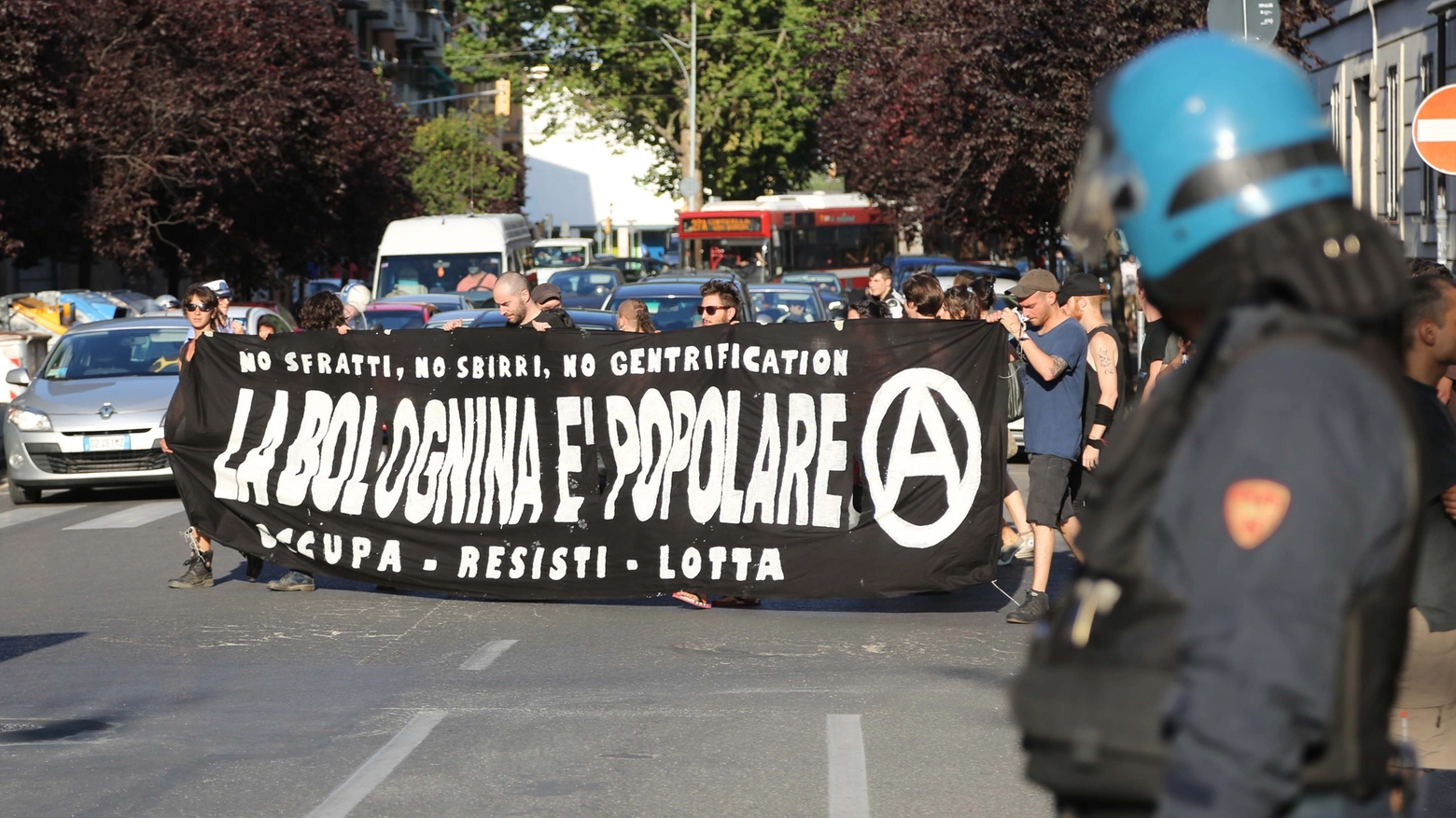 La manifestazione degli anarchici (foto Schicchi)