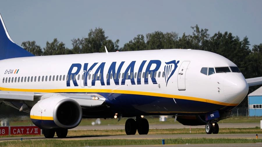 Ryanair, addio ai prezzi stracciati. Come risparmiare sui voli