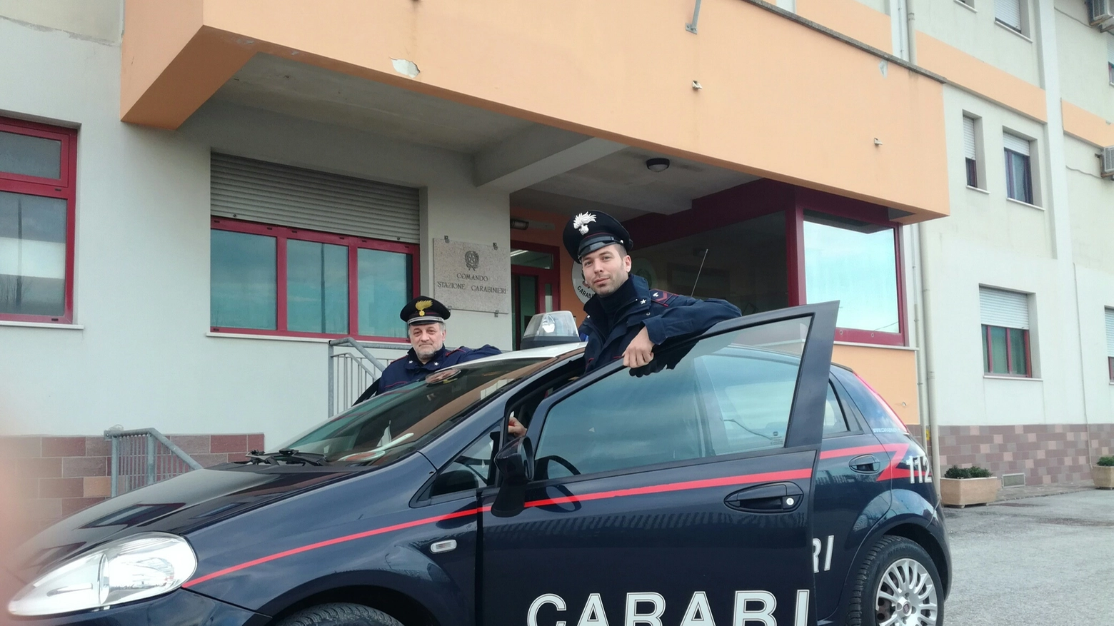 Una pattuglia dei carabinieri di Marotta