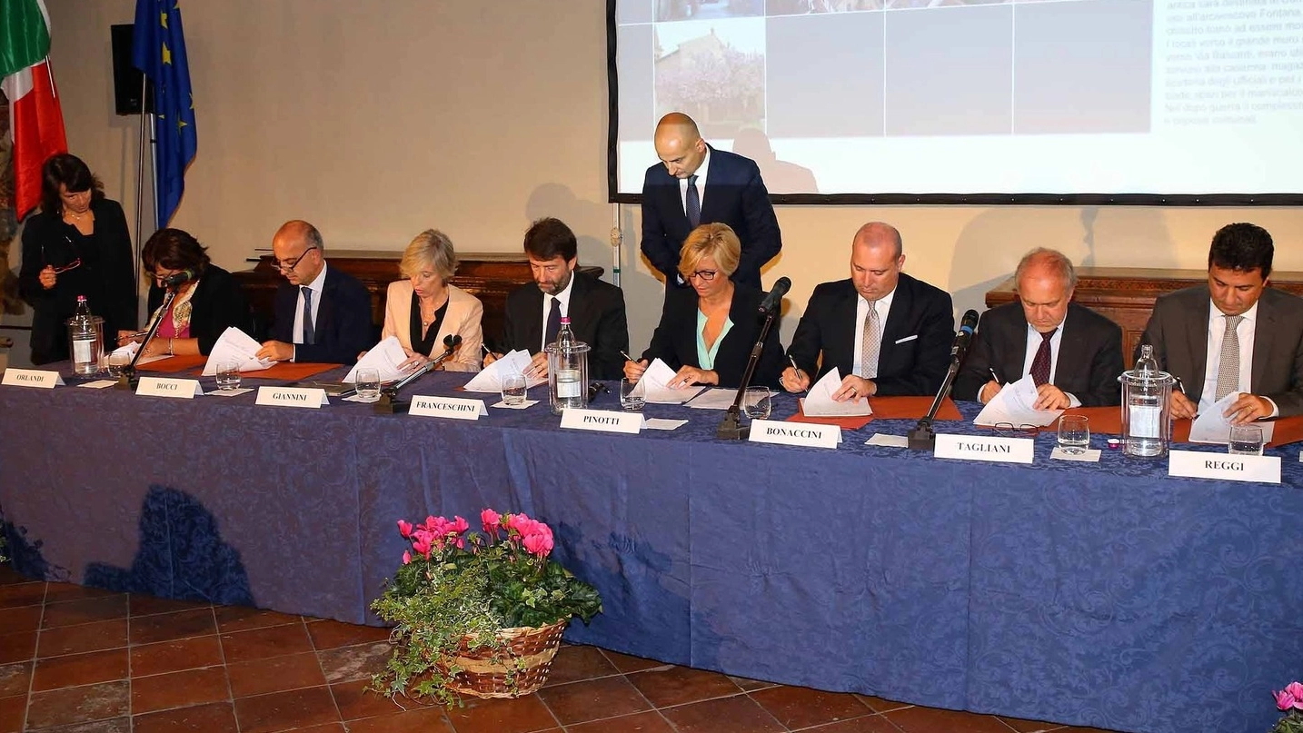 La firma dell’accordo con i ministri (foto Businesspress)