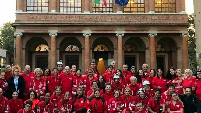 I volontari della Cri Rimini in piazza Cavour