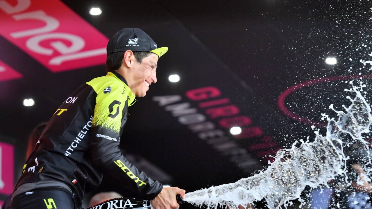 Giro d'Italia 2018, Chaves vince la sesta tappa (LaPresse)