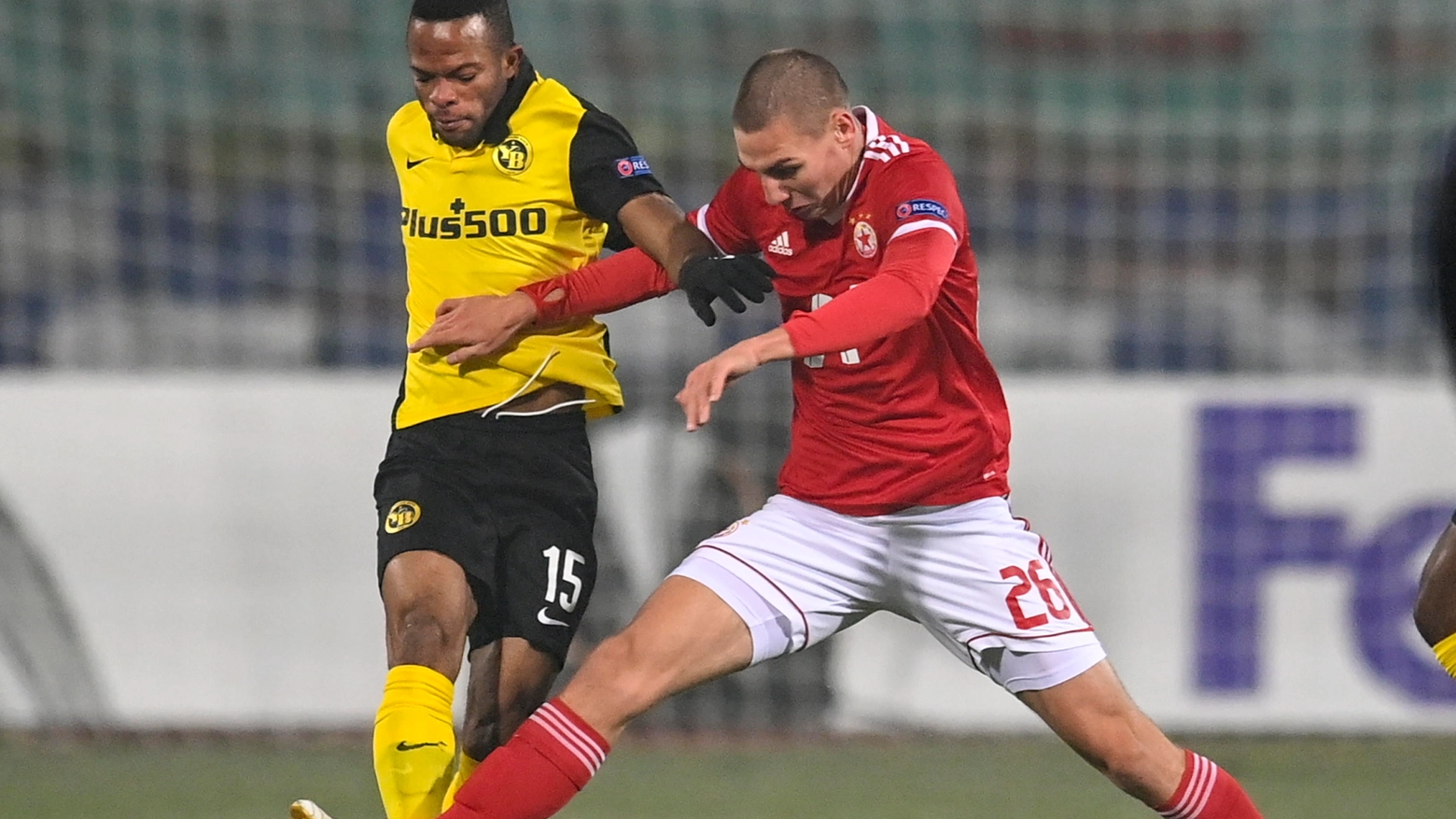 Valentin Antov in azione in Europa League contro gli Young Boys (Ansa)