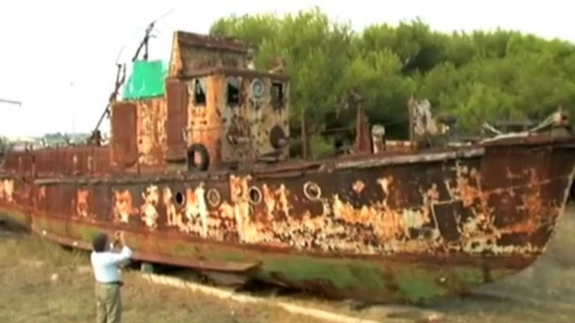 I resti della Katër i Radës, la nave entrata in collisione nel 1997 con la corvetta Sibilia della Marina Militare