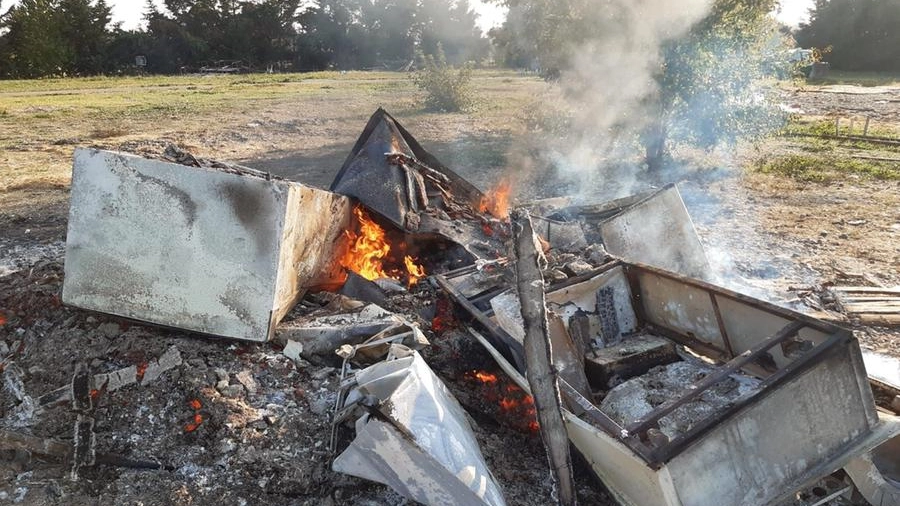 Parma smaltimento abusivo rifiuti con incendio in località Ravadese
