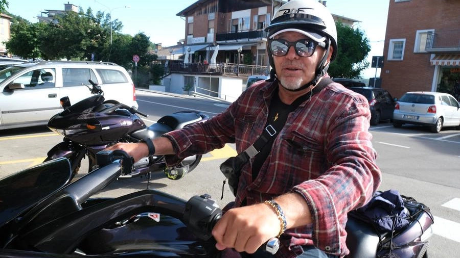 Vasco Rossi in moto a Zocca