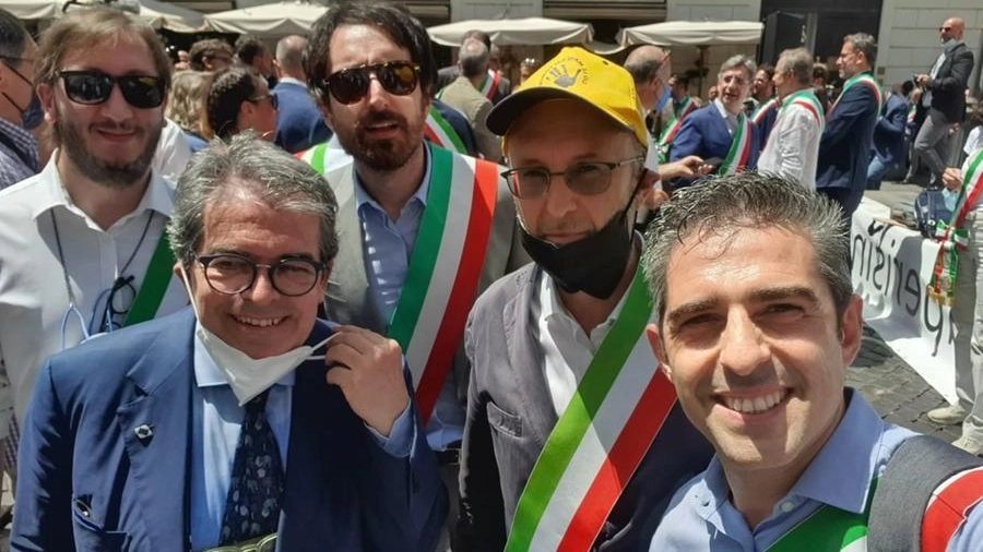 Il sindaco di Parma, Pizzarotti in piazza a Roma