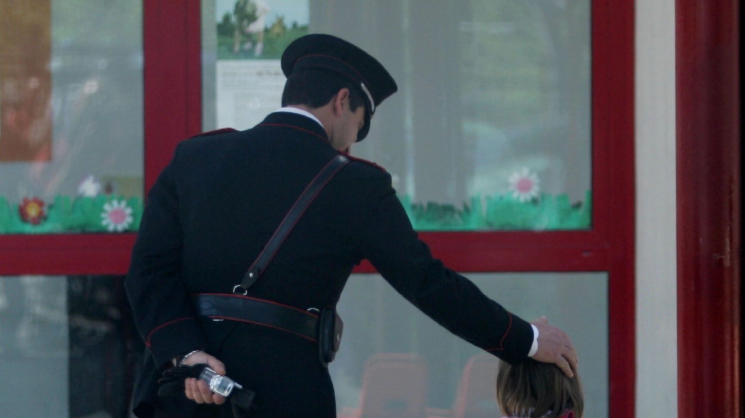 I carabinieri hanno riconsegnato la piccola ai genitori