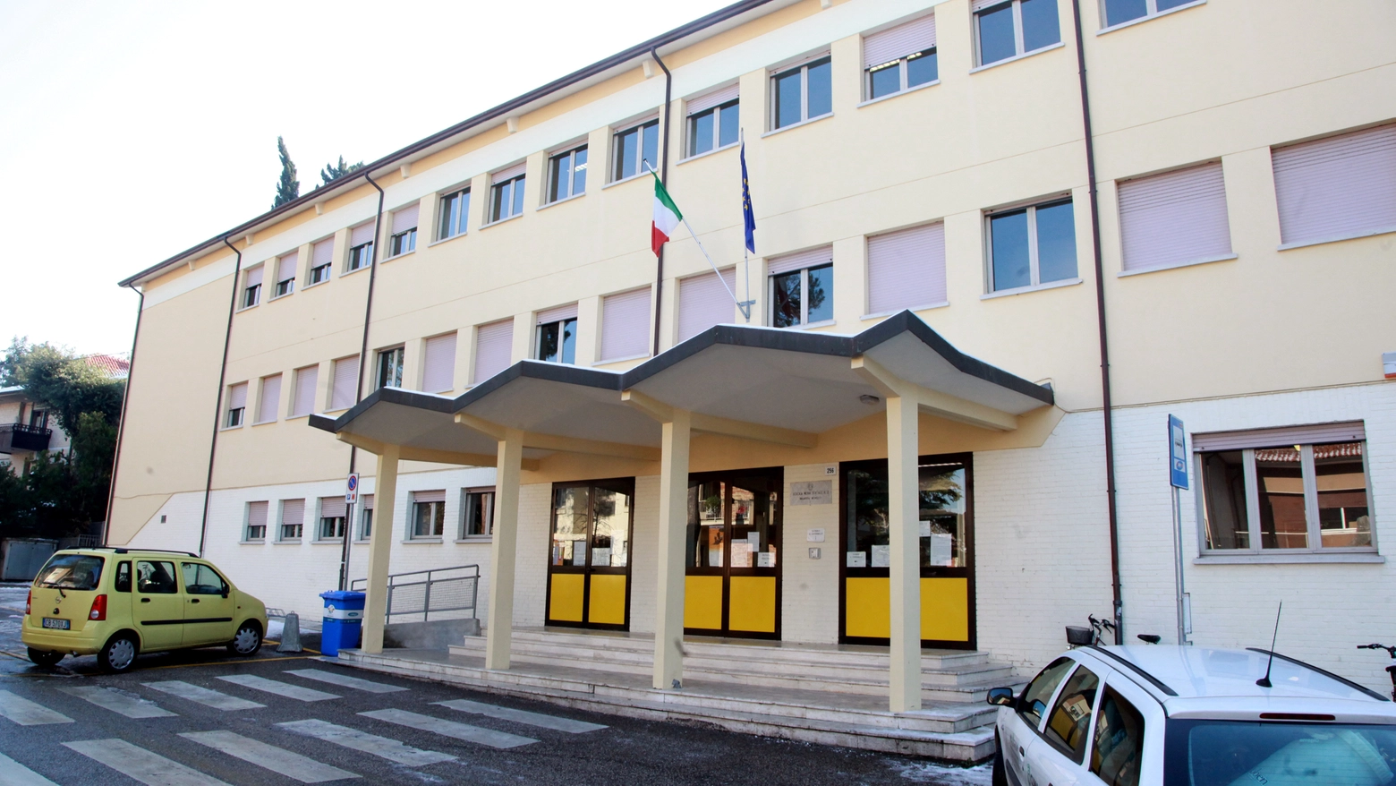 La scuola media Pascoli di Cesena, dov'è avvenuta l'aggressione