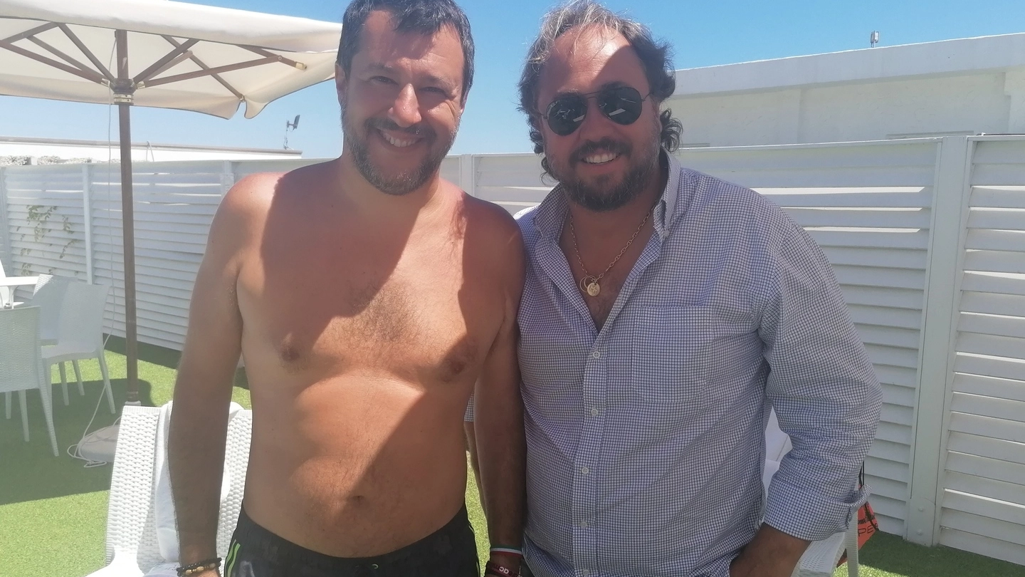 Matteo Salvini con Massimo Casanova al Papeete