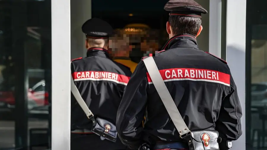 Il titolare del bar si è rivolto ai carabinieri per sporgere denuncia (foto di repertorio)