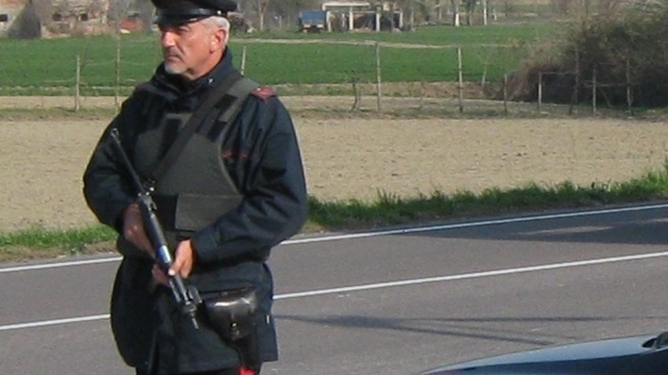 I carabinieri hanno sequestrato l’auto del giovane