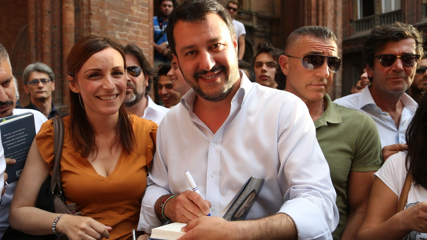 Matteo Salvini con Lucia Borgonzoni a Bologna (foto Schicchi)