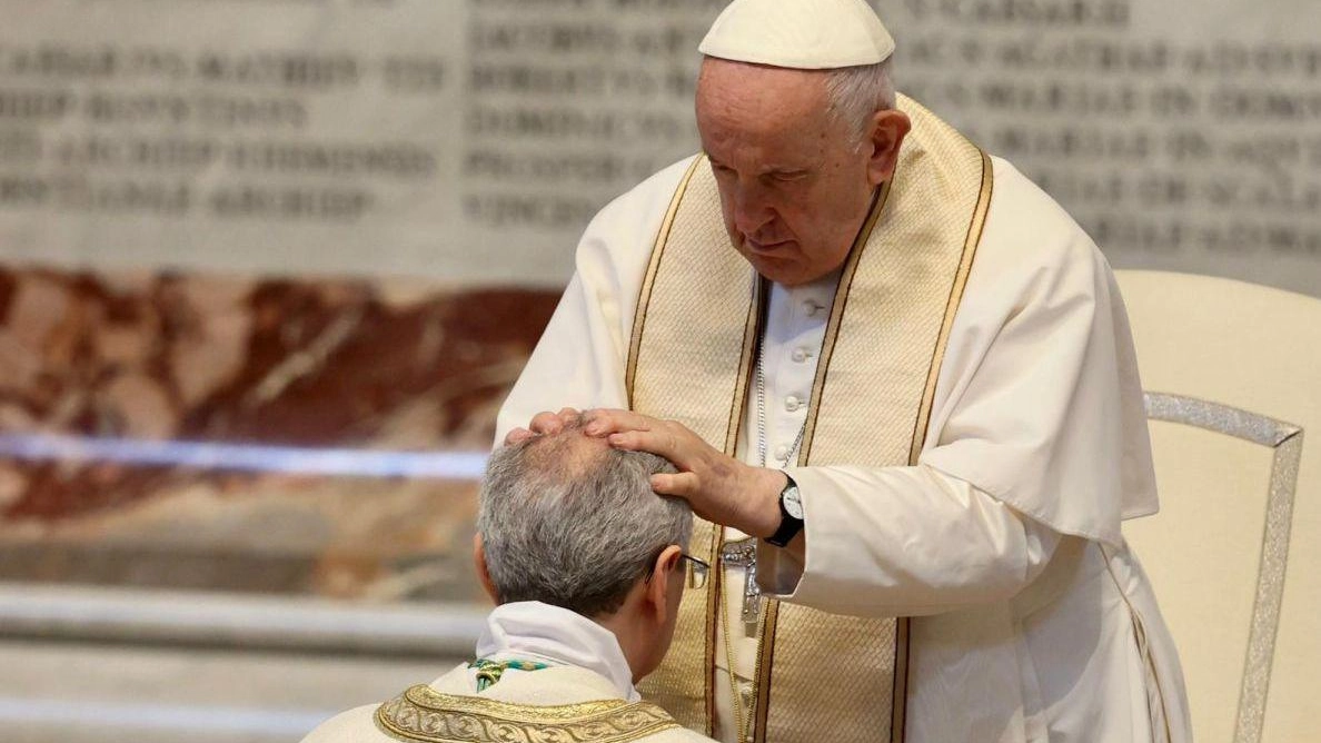 Consacrazione dal Papa  per monsignor Ravelli