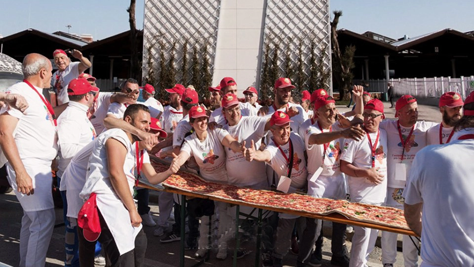 Bologna, pizza record a Fico