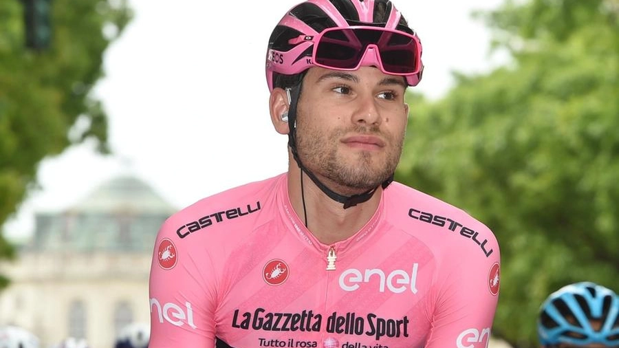 Filippo Ganna in maglia rosa: è uno dei grandi big del Giro d'Italia 2021