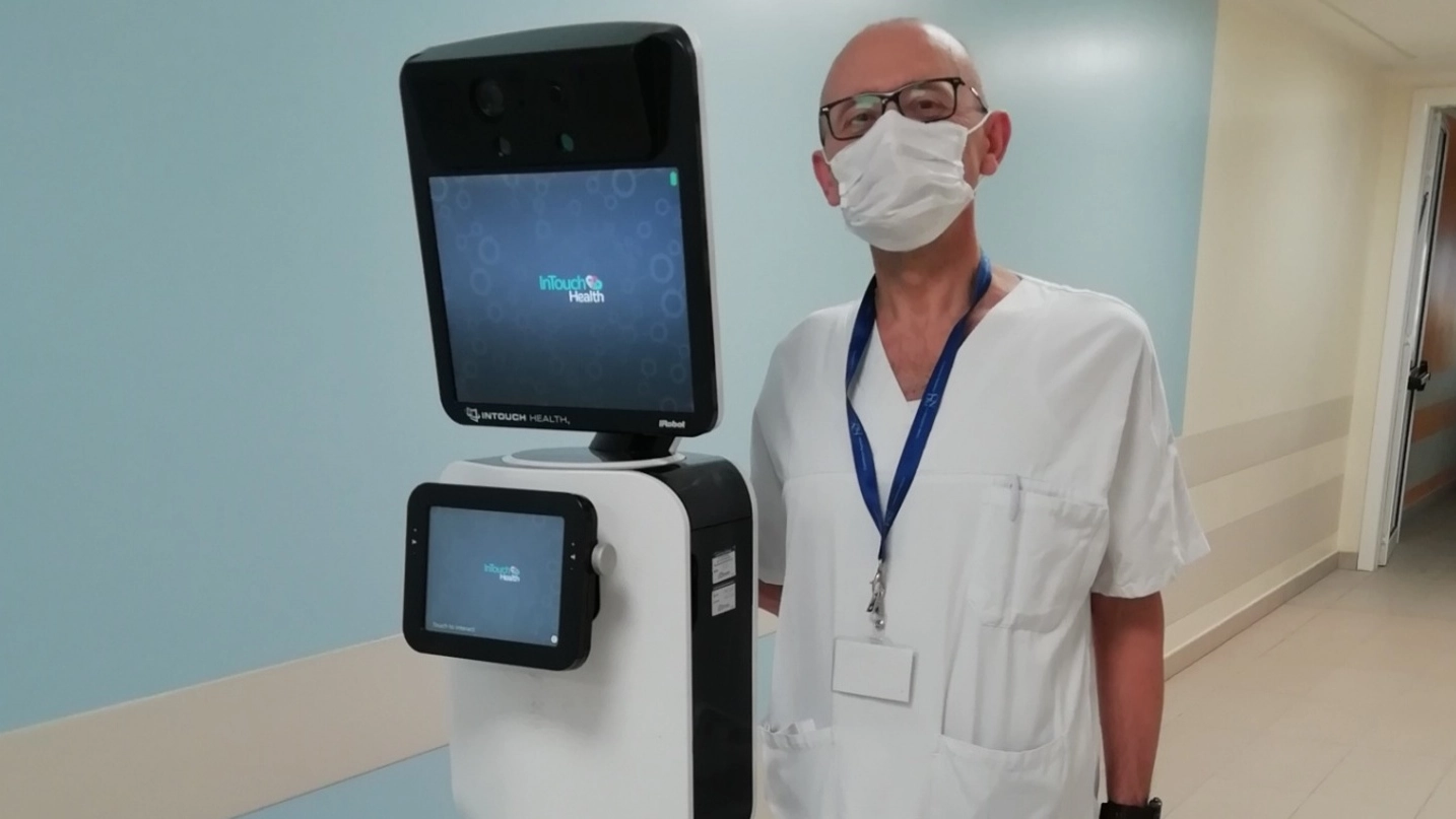 Coronavirus, il robot in uso all’ospedale Infermi di Rimini per la valutazione di malati 
