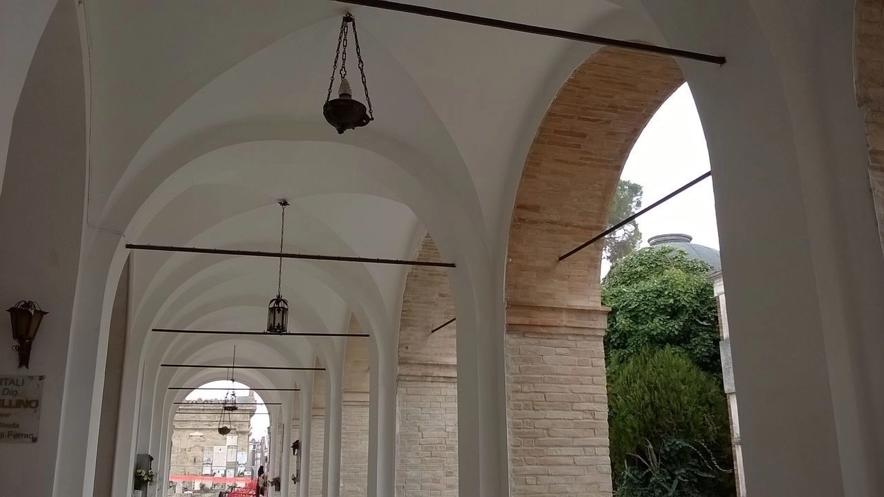 Fermo, restaurato il portico monumentale del cimitero urbano
