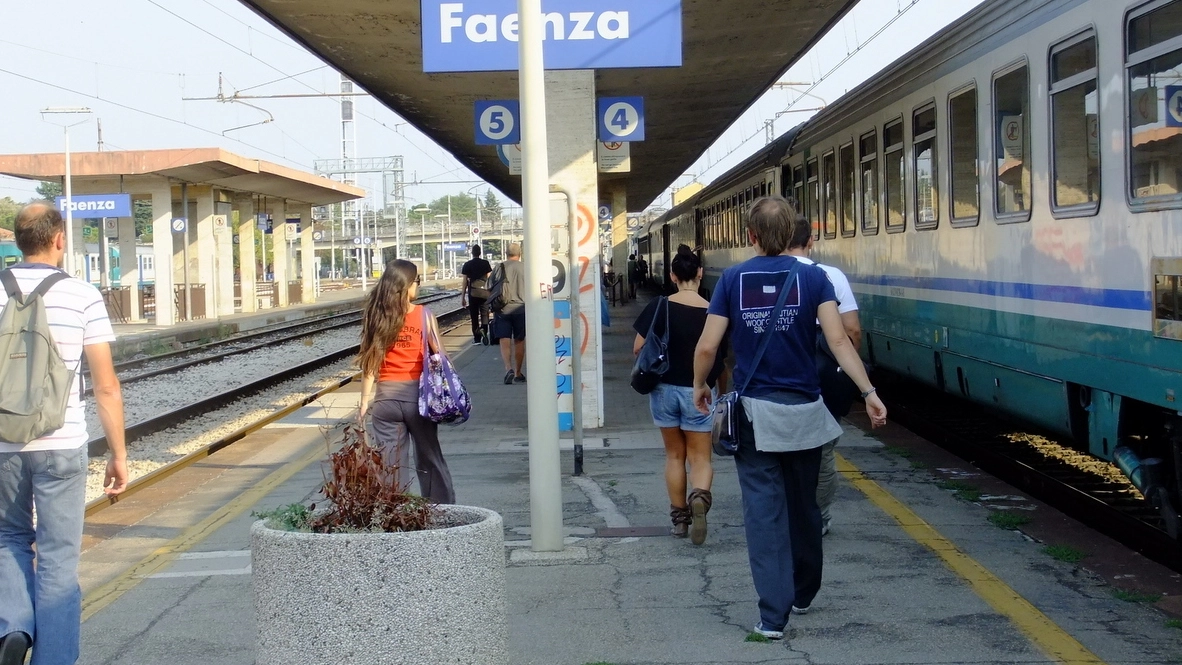 Malore in treno, fermata straordinaria a Faenza (foto di repertorio)