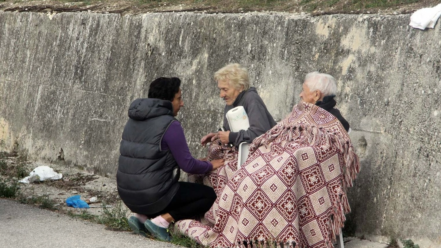 Terremoto, anziani rimasti senza tetto a Pescara del Tronto