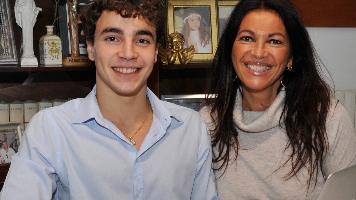Diego Ciccarelli, 19 anni, insieme alla madre Manuela (foto Pierpaolo Calavita)