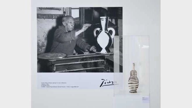 Picasso nell'atelier di Madoura, ©Lipnitzki/Roger-Viollet ©Succession Picasso by SIAE 2019