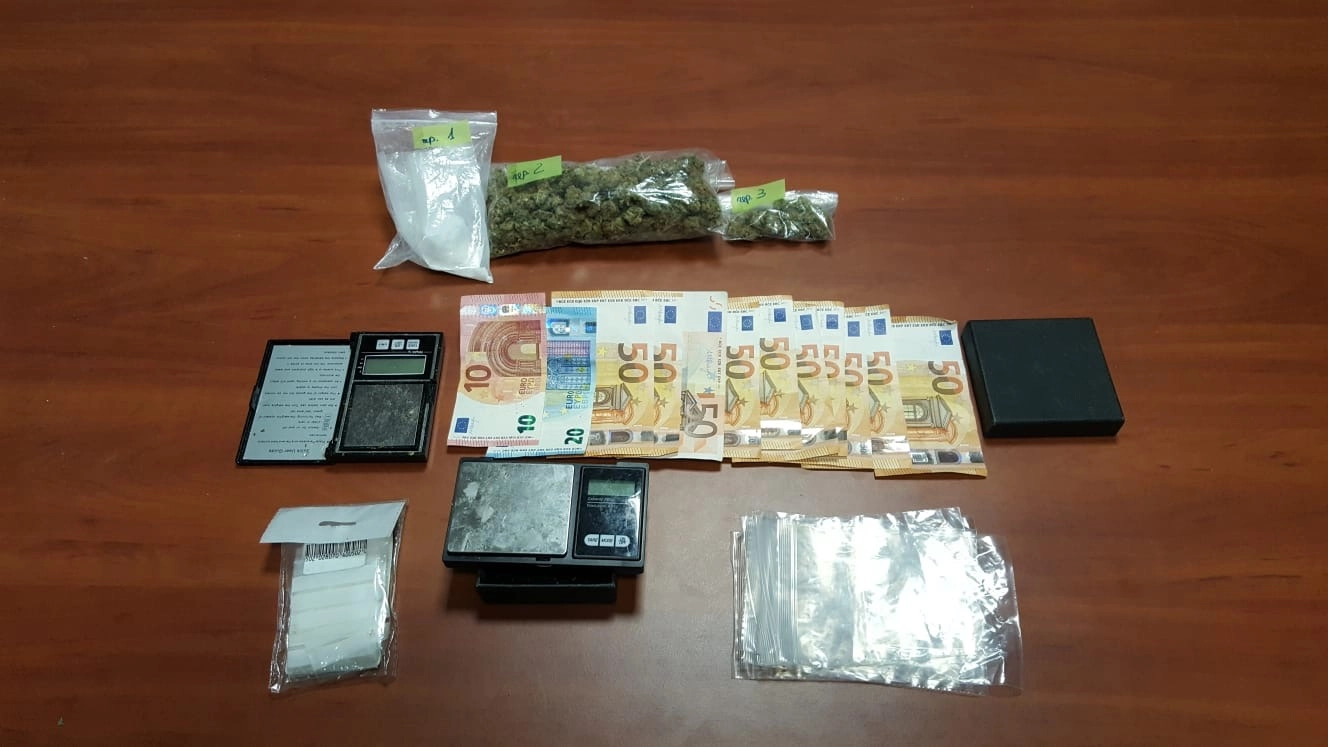 Droga e contanti in casa, arrestato 24enne di Appignano