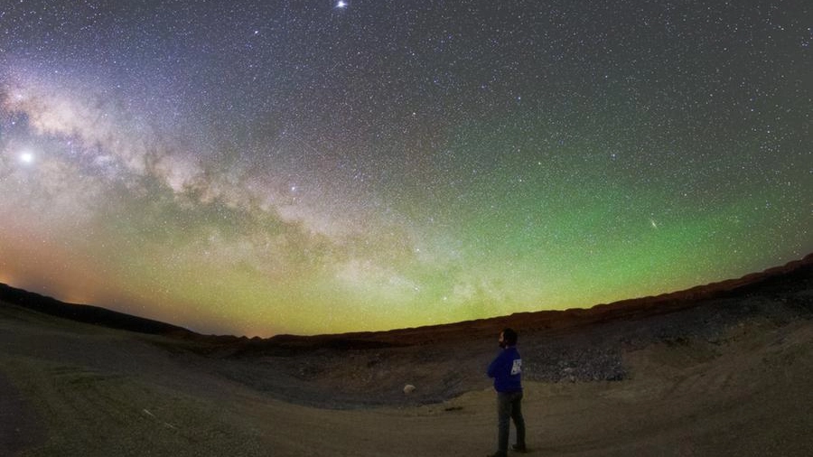 L'ombra generata dalla luce di Venere nel deserto di Atacama (foto Daniele Gasparri)