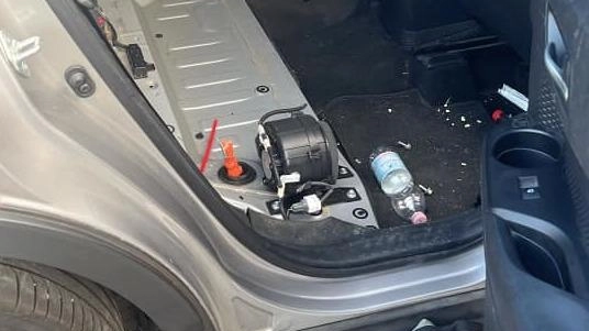 Dieci auto ibride  danneggiate dai ladri  Colpi mirati per rubare le batterie