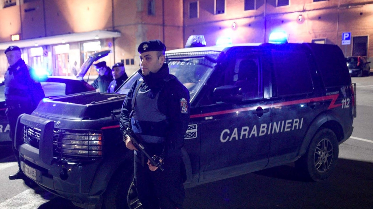 I carabinieri in zona stazione (foto Businesspress)