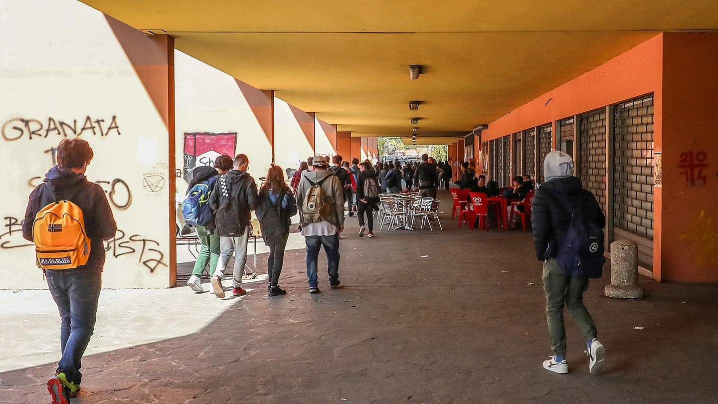 Pesaro: il Campus, frequentato da migliaia di ragazzi. La 15enne non è stata picchiata qui