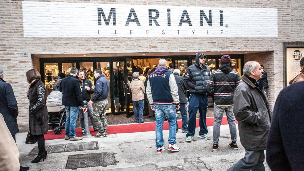 Mariani, festa per i 10 anni. Il proprietario Maurizio Bucci:: "Così acquistai l’ex cinema e lo trasformai in locale"