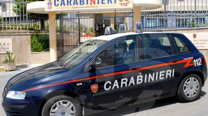 L'uomo è stato bloccato e arrestato dai carabinieri 