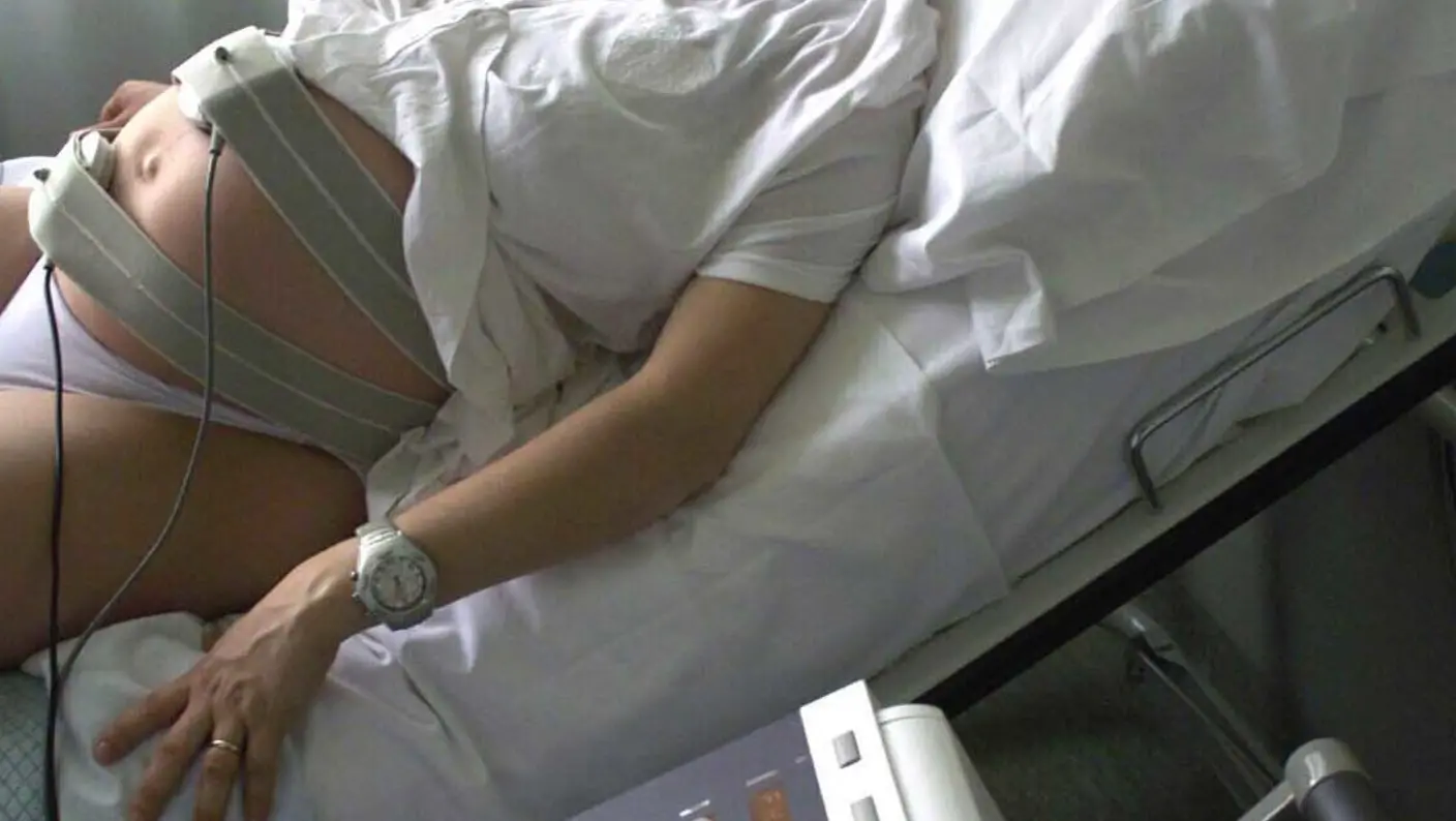 Tragedia in sala parto: inutile il cesareo d'urgenza, il neonato è morto