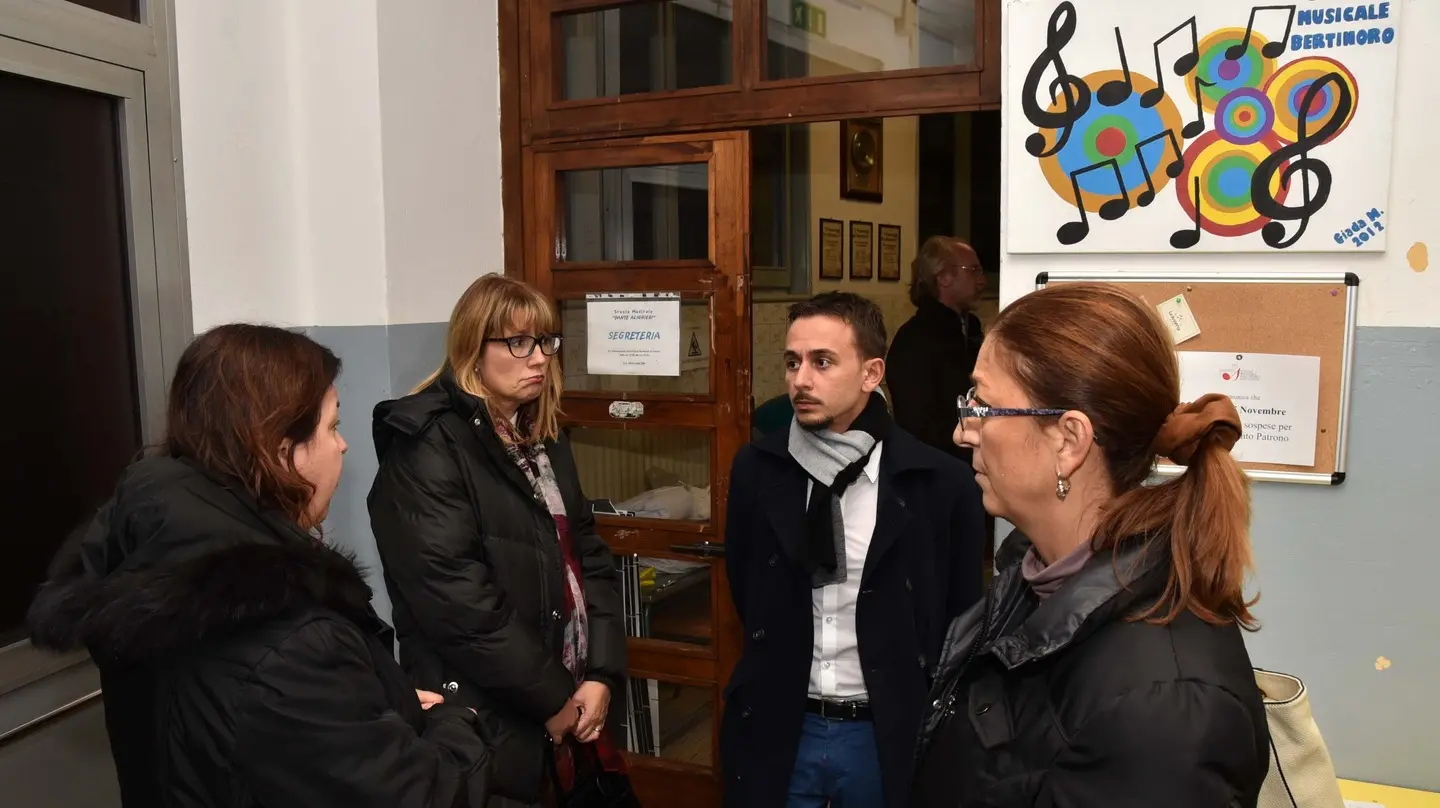Furto a scuola, azienda dona 10 pc ai bambini