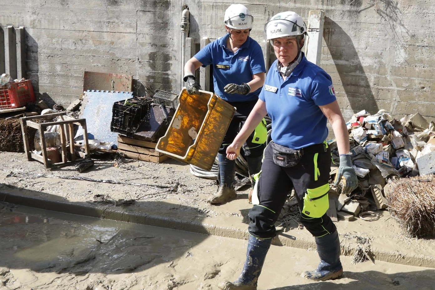 Continuano a pieno ritmo i lavori di pulizia delle strade e sistemazione degli argini dei fiumi in tutto il territorio del Ravennate