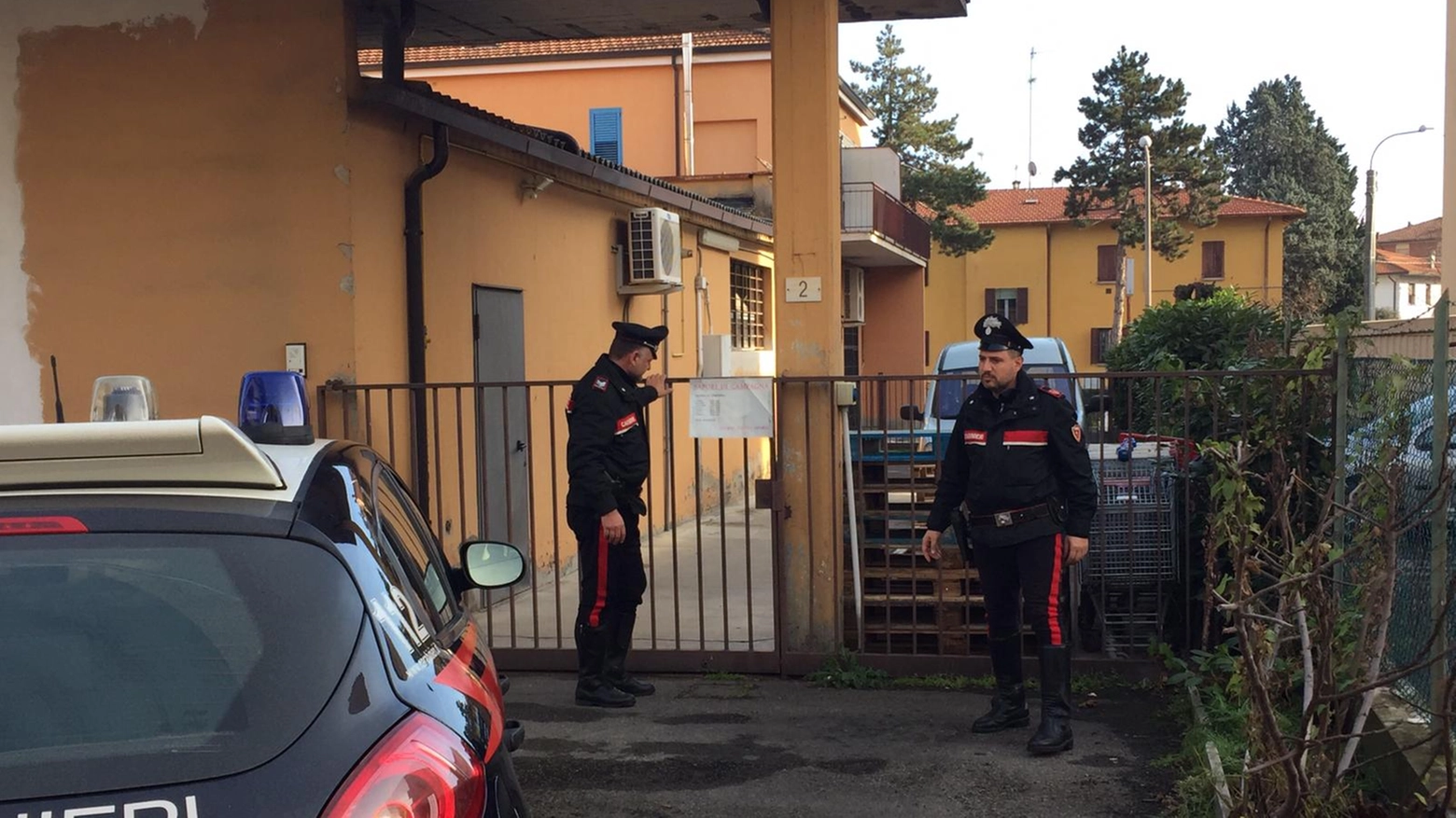 Negozianti rapinati a Imola 