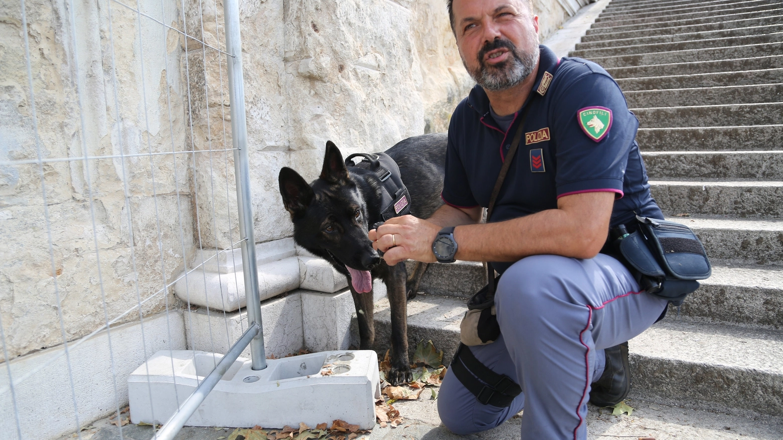 Controlli antidroga della polizia in Montagnola (foto Schicchi)