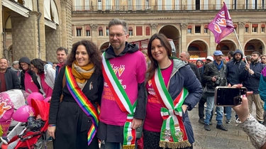 Bologna, famiglie arcobaleno in piazza contro le politiche del governo Meloni