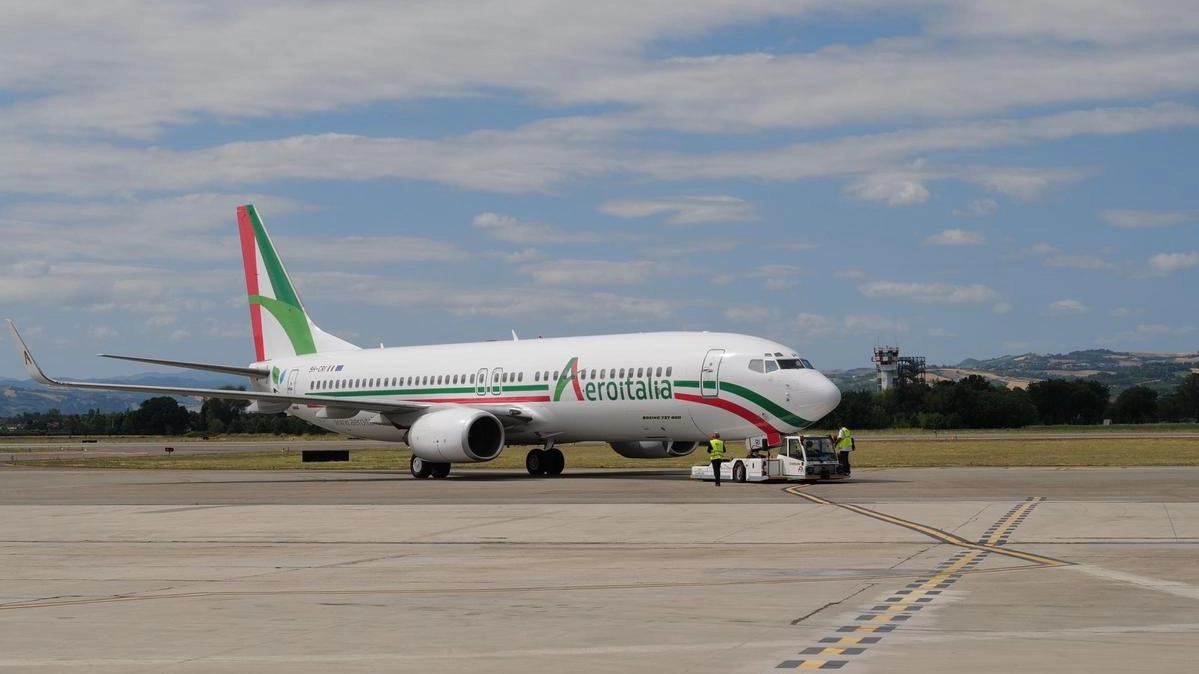 Aeroitalia, diffida di Enac: "Garantire i voli in Italia"