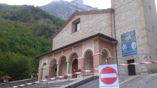 Santuario della Madonna dell'Ambro a Montefortino inagibile dopo il terremoto