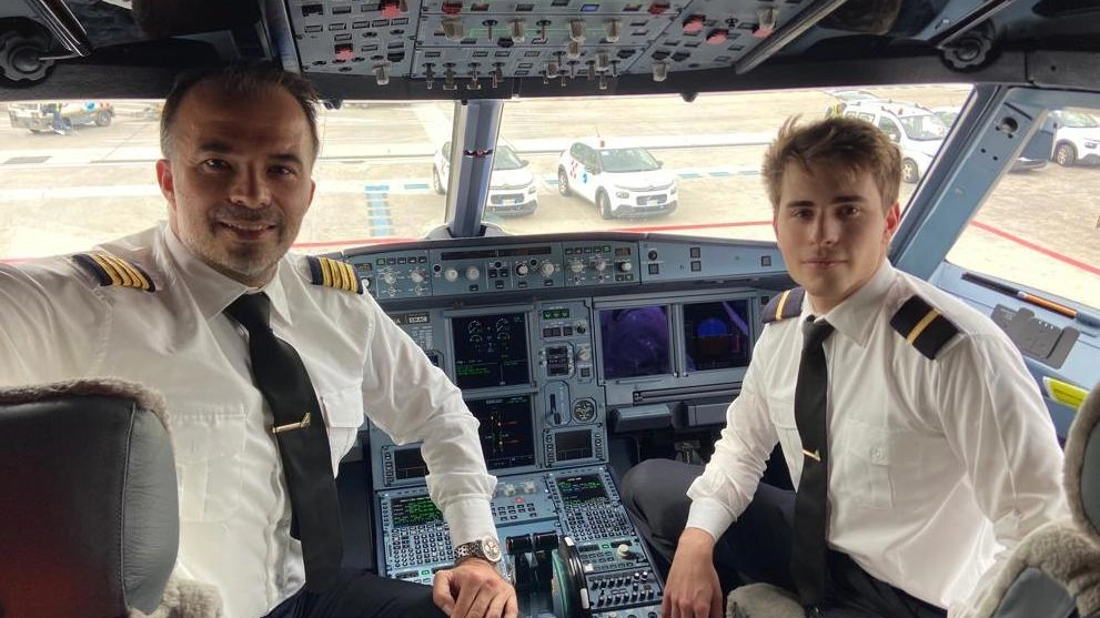 Zio e nipote ai comandi  Gabriele ed Emanuele  in volo sullo stesso aereo  "Un’emozione speciale"